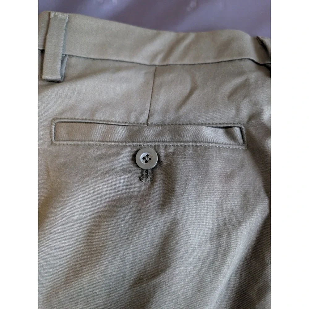 Amazon Essentials Mens Green Slim Fit Chino Shorts Cotton Zip Pockets Size 38